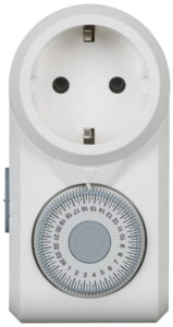 OMNIREX: progr. vrem. automat, ON-AUTO, dnevni (24 h), 16A, 230V AC, sa uticnicom 2P+E, interval podesavanja 15 min.