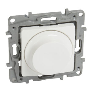 Niloe: rotacioni dimer, halogeno i incandescentno 240V 5-300W, LED 5-75W (10 lampi max.), halogeno sa feromagnetim ili electronskim trafoom 5-300VA, opremljen sa tasterom za ukljucenje/iskljucenje, bela