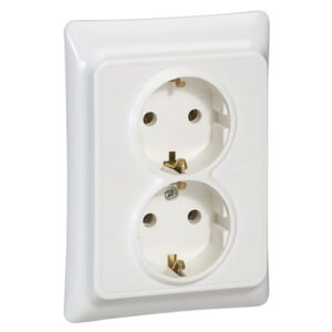 Kaptika: uticnica dvostruka 2x2P+E, 16A, 250V, bela