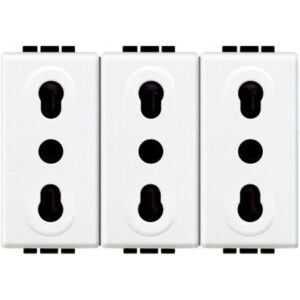 N UTICNICA 3X2P+E IT STD 16A
