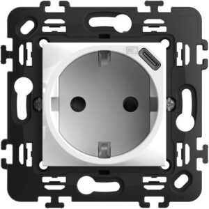 Classia: 2M uticnica 2P+E 16A, 250V, sa zastitom od slucajnog dodira i nosacem 2M, Nem.std. +USB tip C, bela